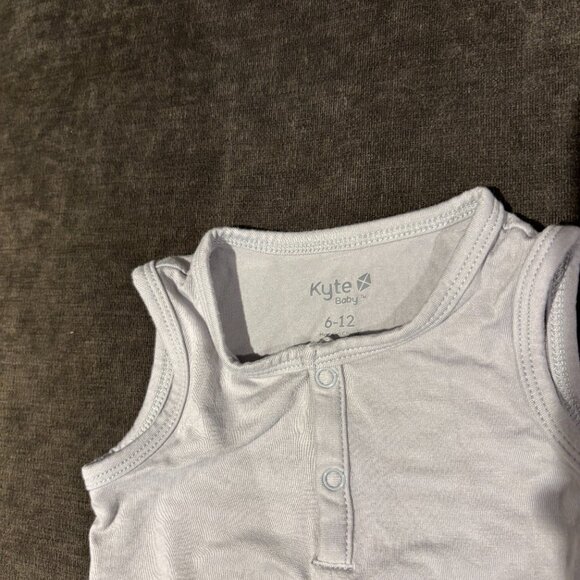 Kyte Baby Sleeveless Bodysuit Size 6-12mo - Picture 2 of 3